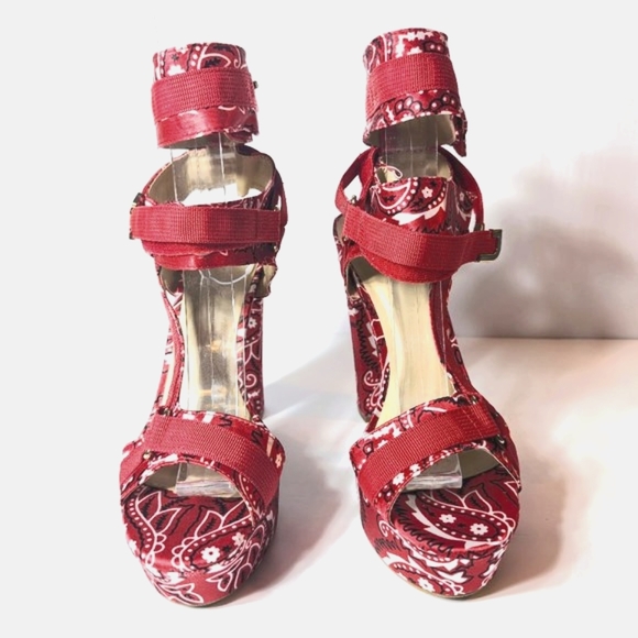 Mata Red Bandana 5.5" Chunky Heels With Velcro Straps - Picture 3 of 7